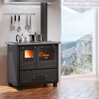 Olasz fatüzelésű tűzhely La Nordica Family 4.5 fekete, 7.5kW - Sütős kandalló